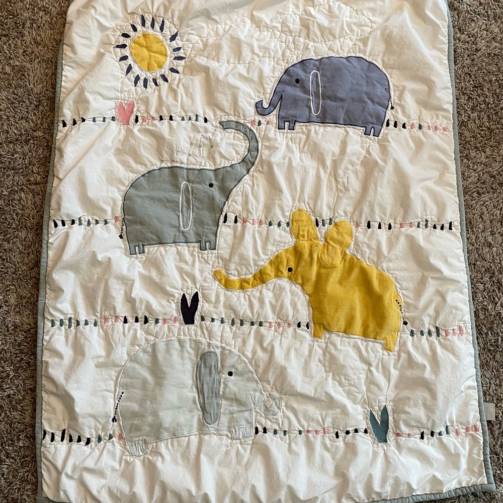 Crate & Barrel Crib/ Toddler Size Baby Quilt Crate & Kids Elephants With Sun